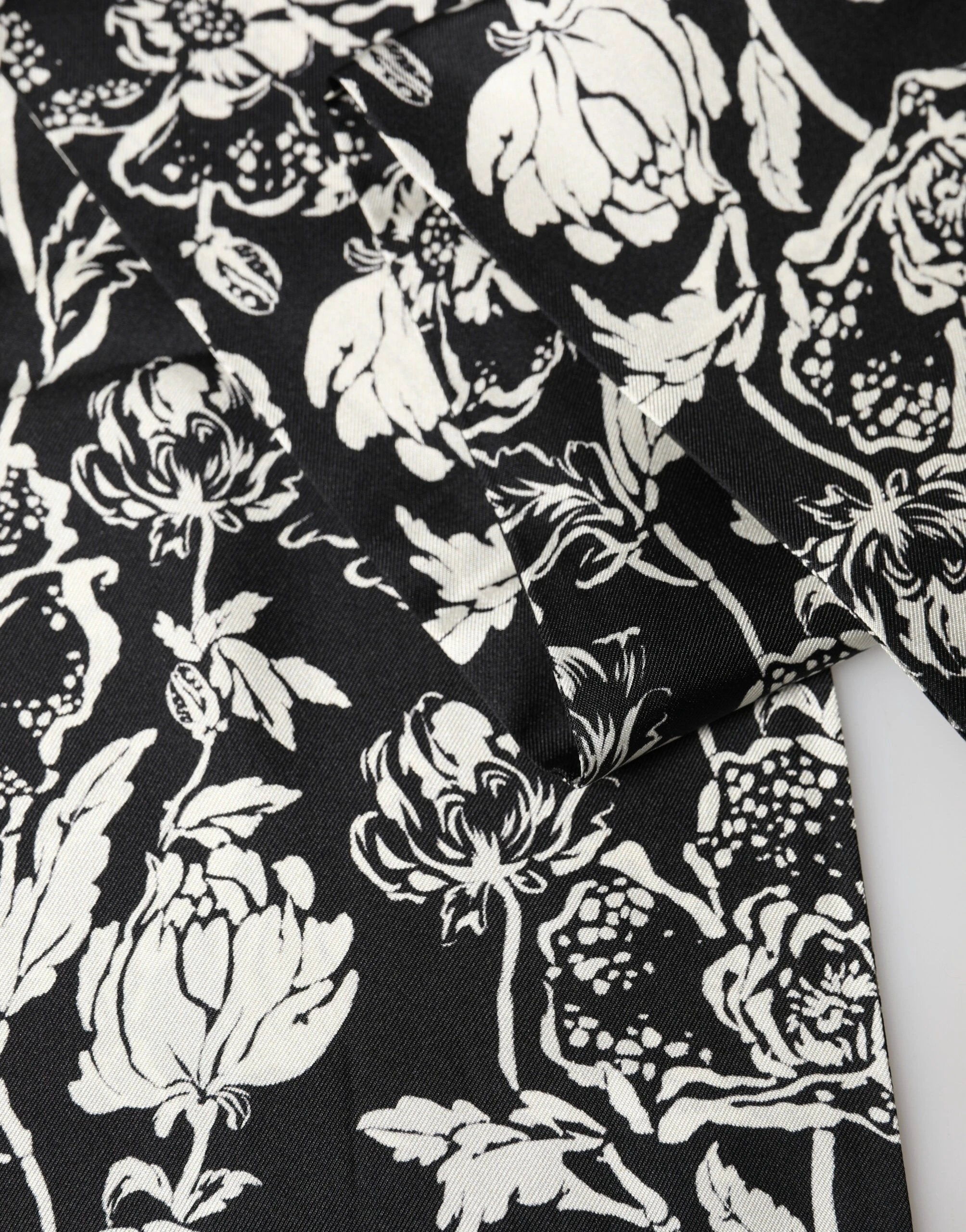 Dolce & Gabbana Black White Silk Floral Print Fringe 136cm X 15.5cm Scarf by Dolce & Gabbana