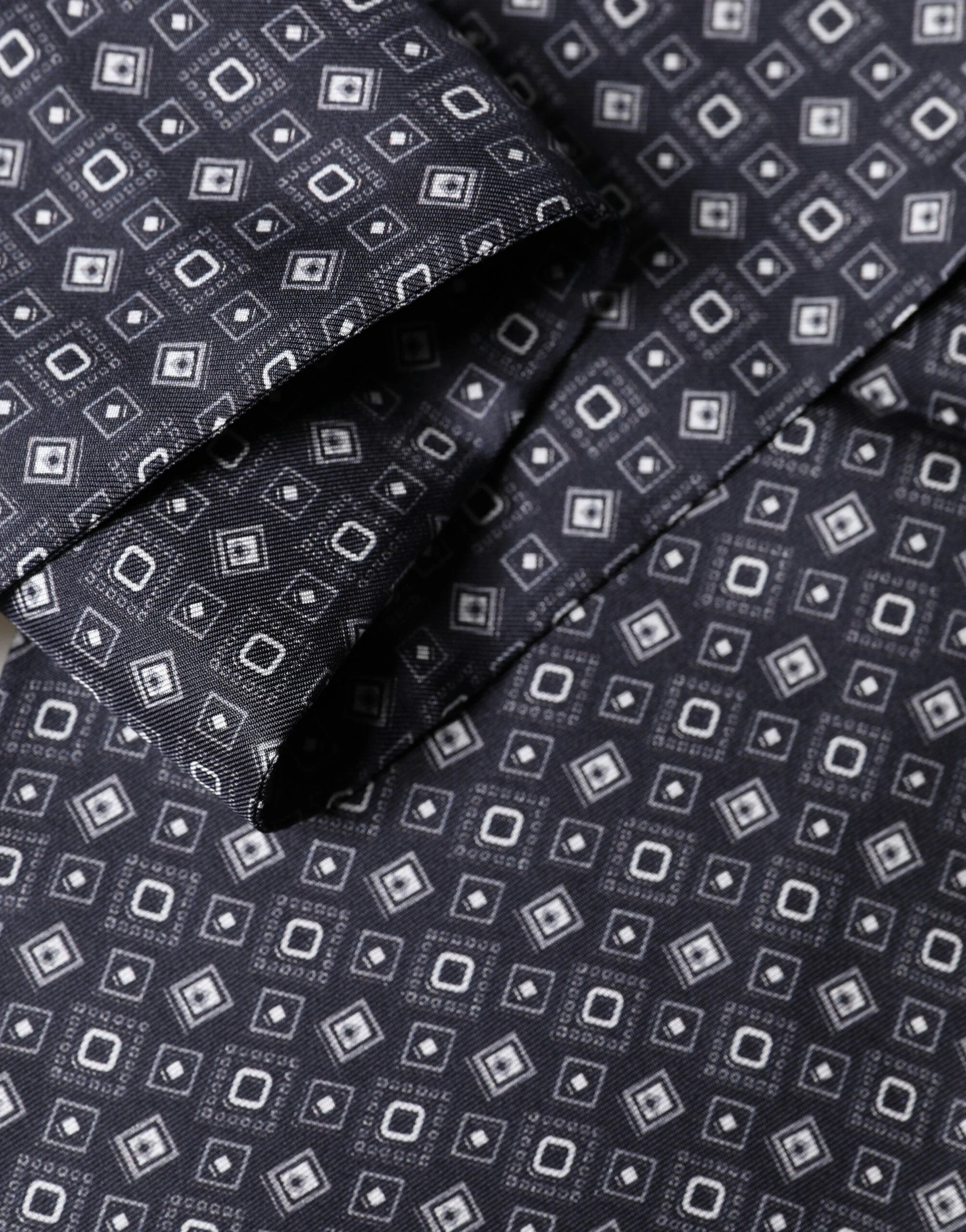 Dolce & Gabbana Black Silk Geometric Fringe Wrap Foulard 136cm X 15cm Scarf by Dolce & Gabbana