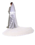 Voile de 3 mètres de long en dentelle florale blanche Dolce &amp; Gabbana, en nylon, longueur sol.