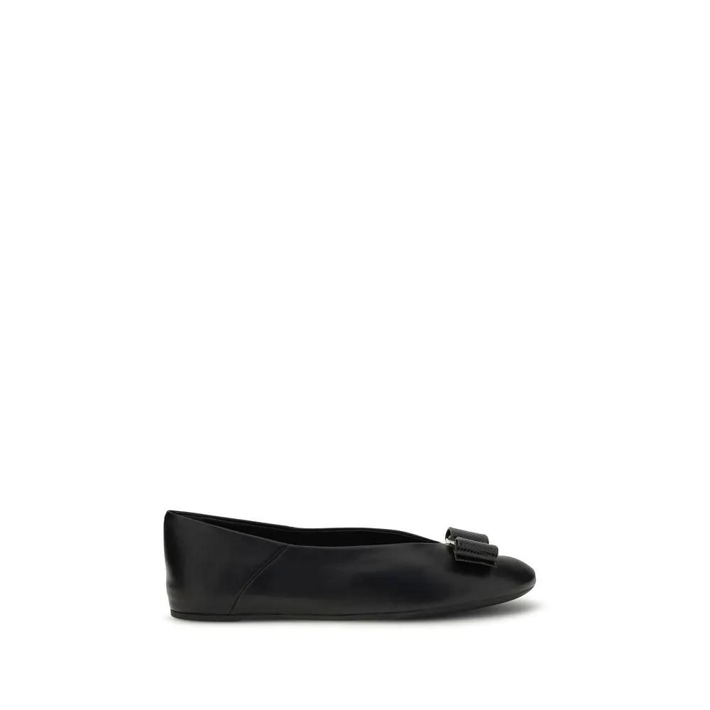 Ballerines Ferragamo Bos Taurus en cuir de veau noir