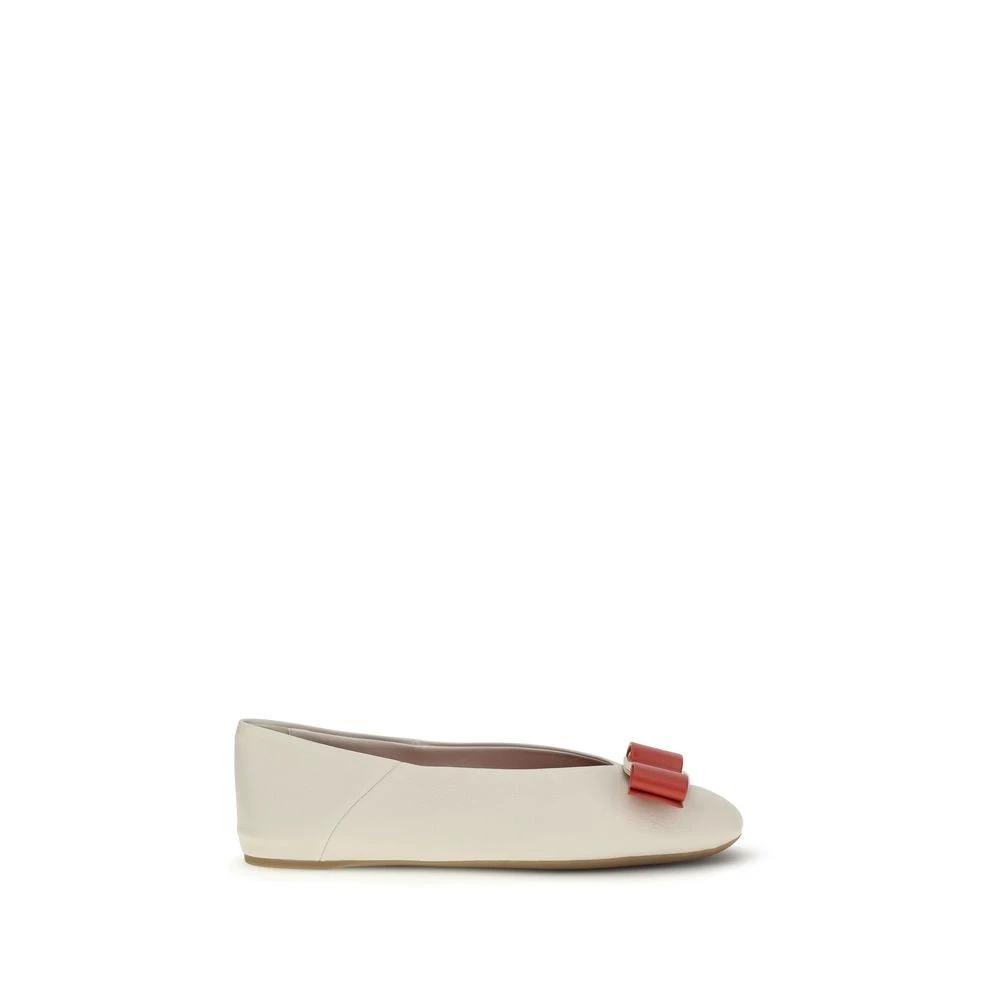 Ballerines Ferragamo Bos Taurus en cuir de veau blanc