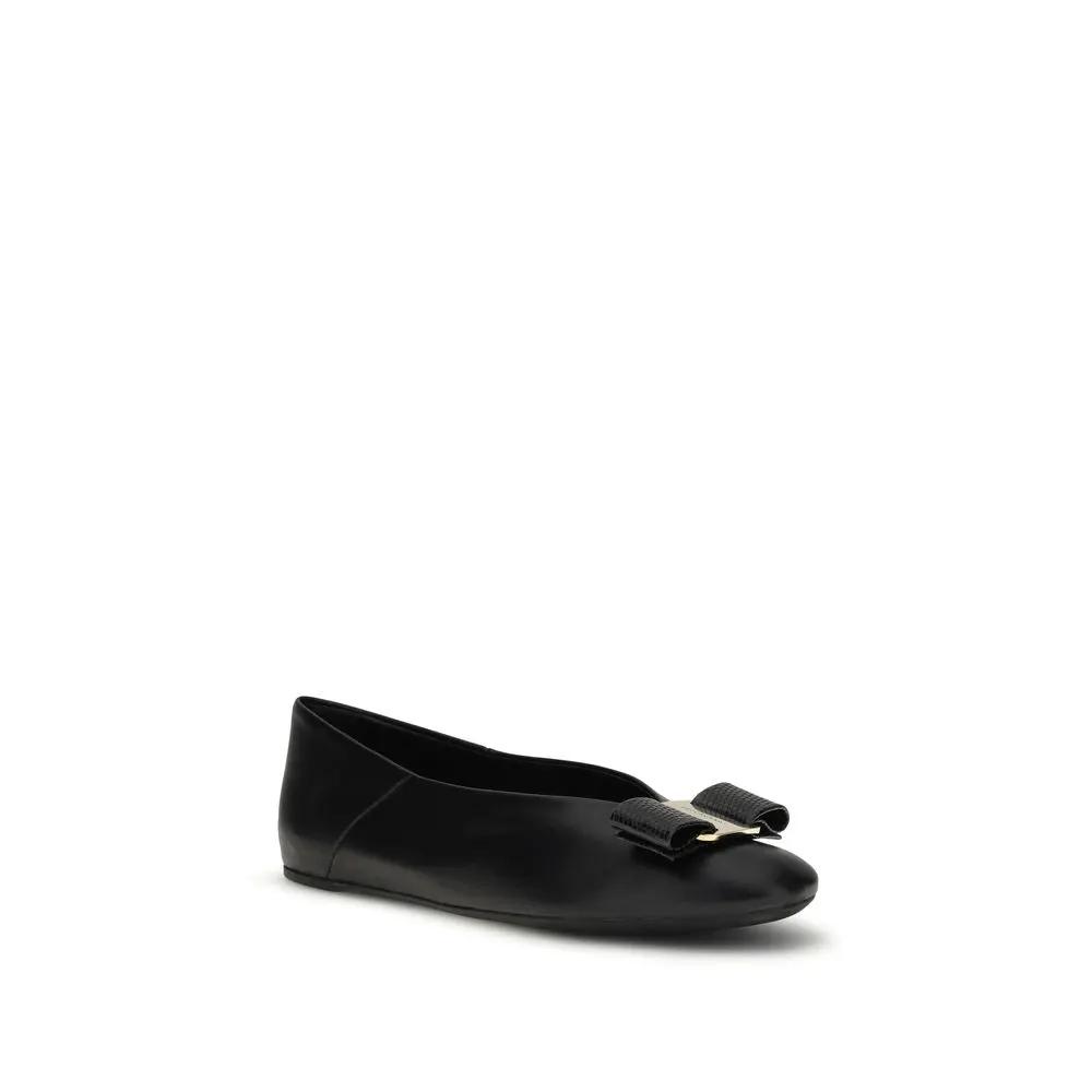 Ballerines Ferragamo Bos Taurus en cuir de veau noir