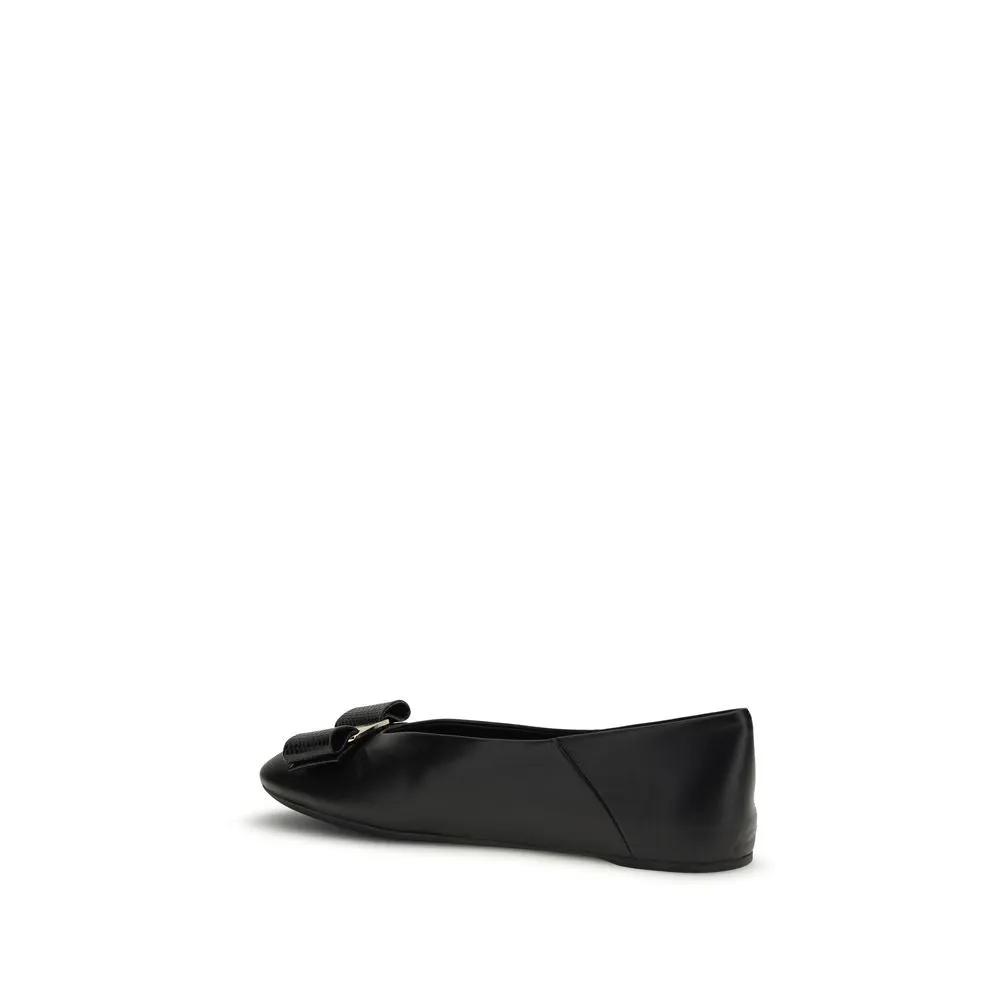 Ballerines Ferragamo Bos Taurus en cuir de veau noir