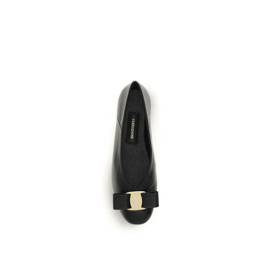 Ballerines Ferragamo Bos Taurus en cuir de veau noir