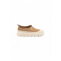 Sabots UGG en cuir suédé beige