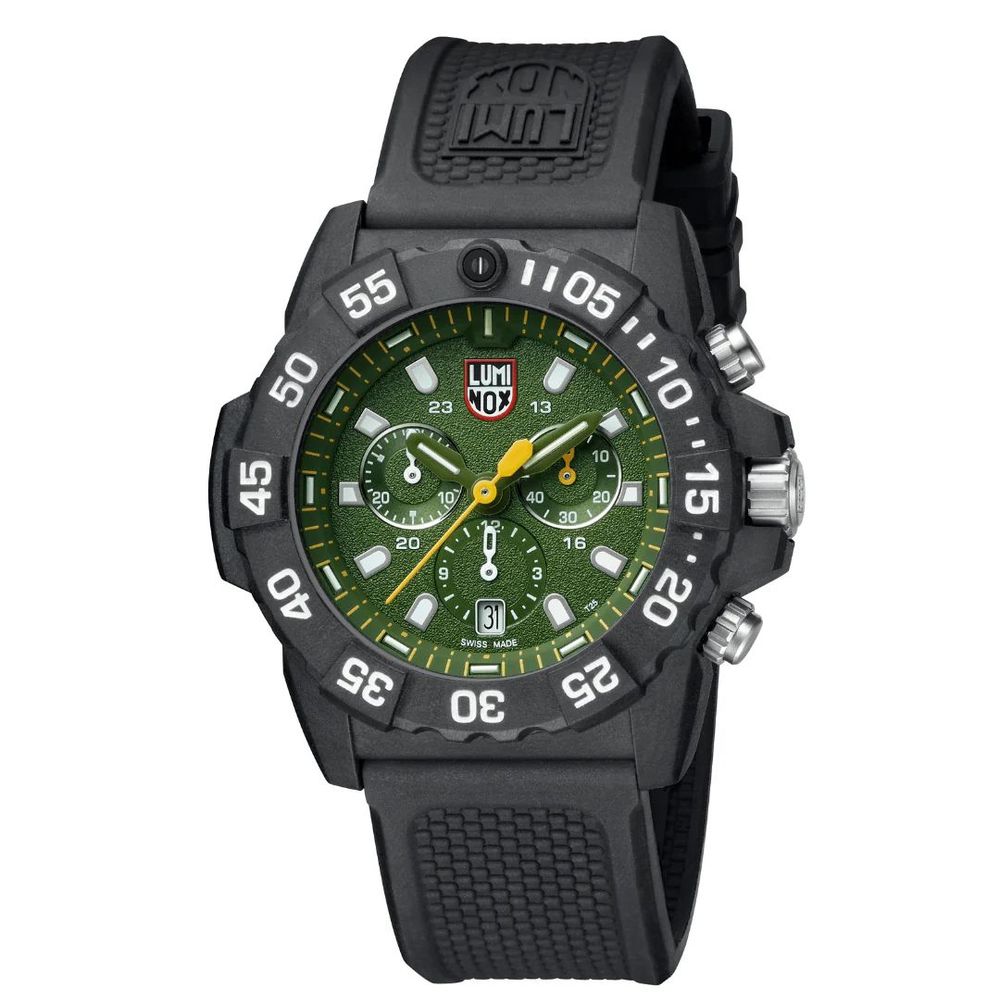 Montre de sport Luminox en caoutchouc noir