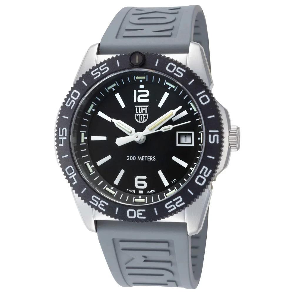 Montre de sport Luminox en caoutchouc gris