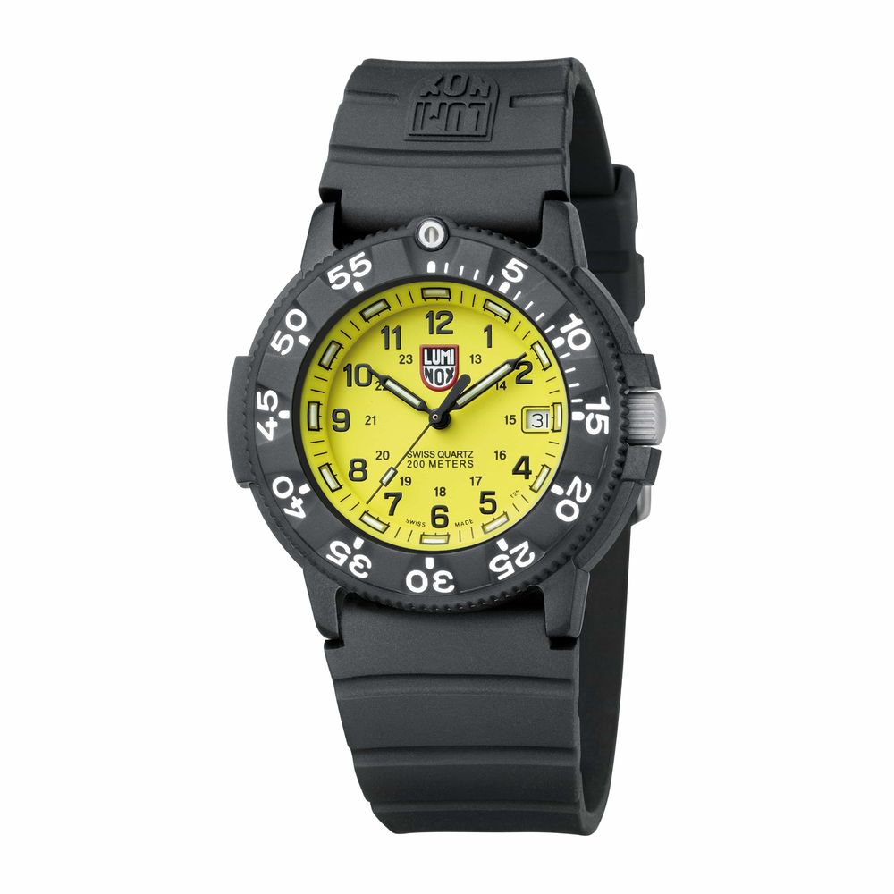 Montre de sport Luminox en caoutchouc noir