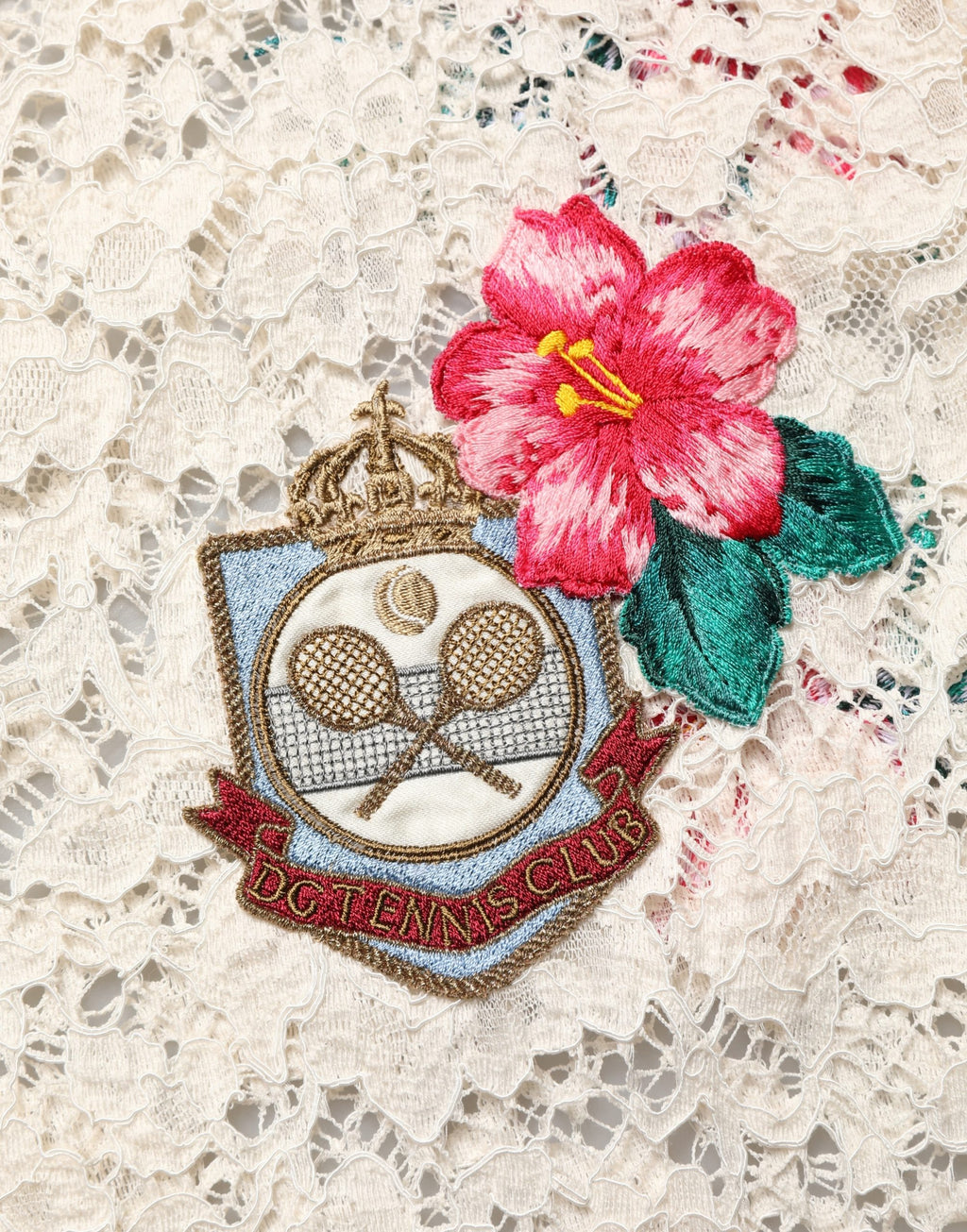 Polo Dolce & Gabbana beige à fleurs et dentelle, style club de tennis