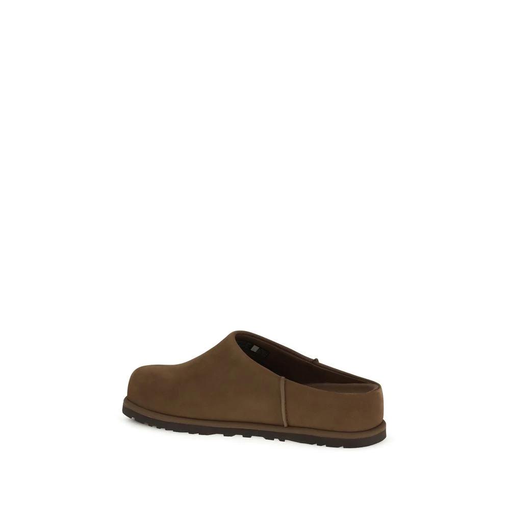 Sabots UGG en cuir de veau marron Bos Taurus