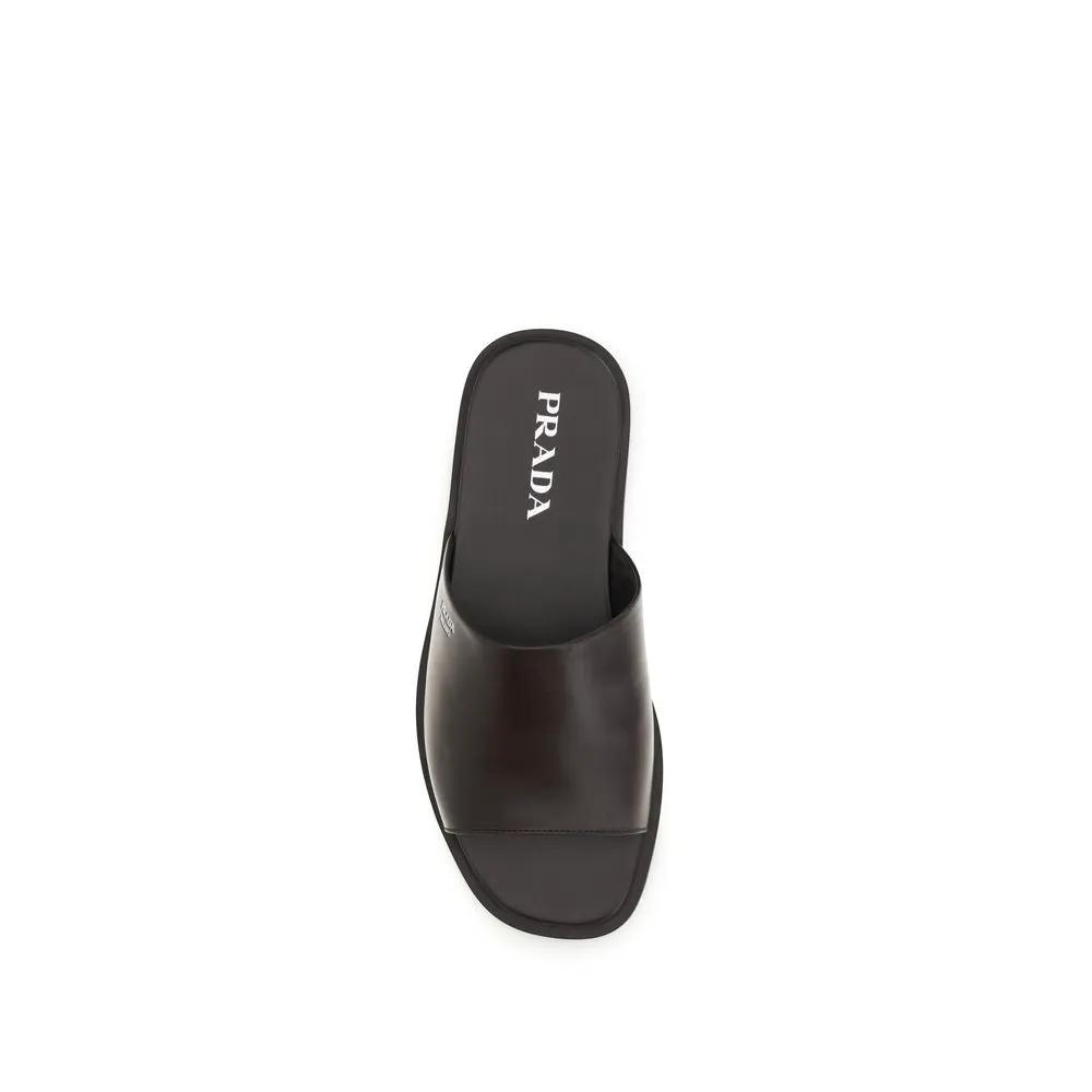 Sandales Tongs Prada en Cuir de Veau Marron (Bos Taurus)
