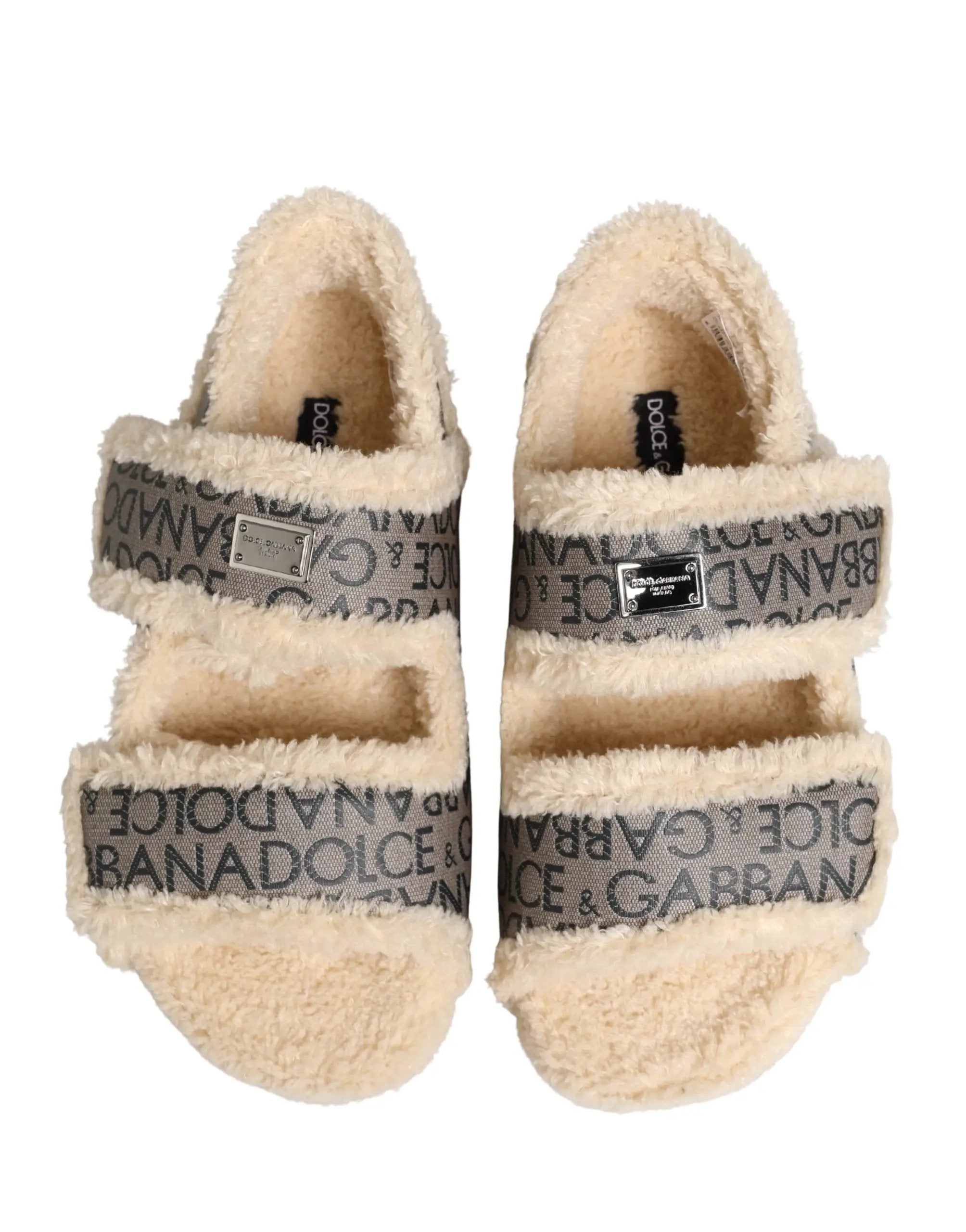 Sandales plates Dolce & Gabbana beiges en fausse fourrure à imprimé logo