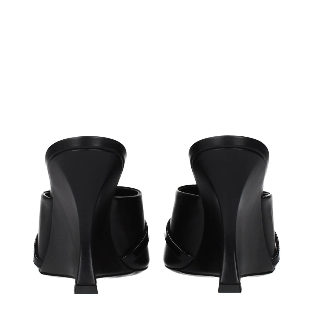 Sandales compensées en cuir noir Versace