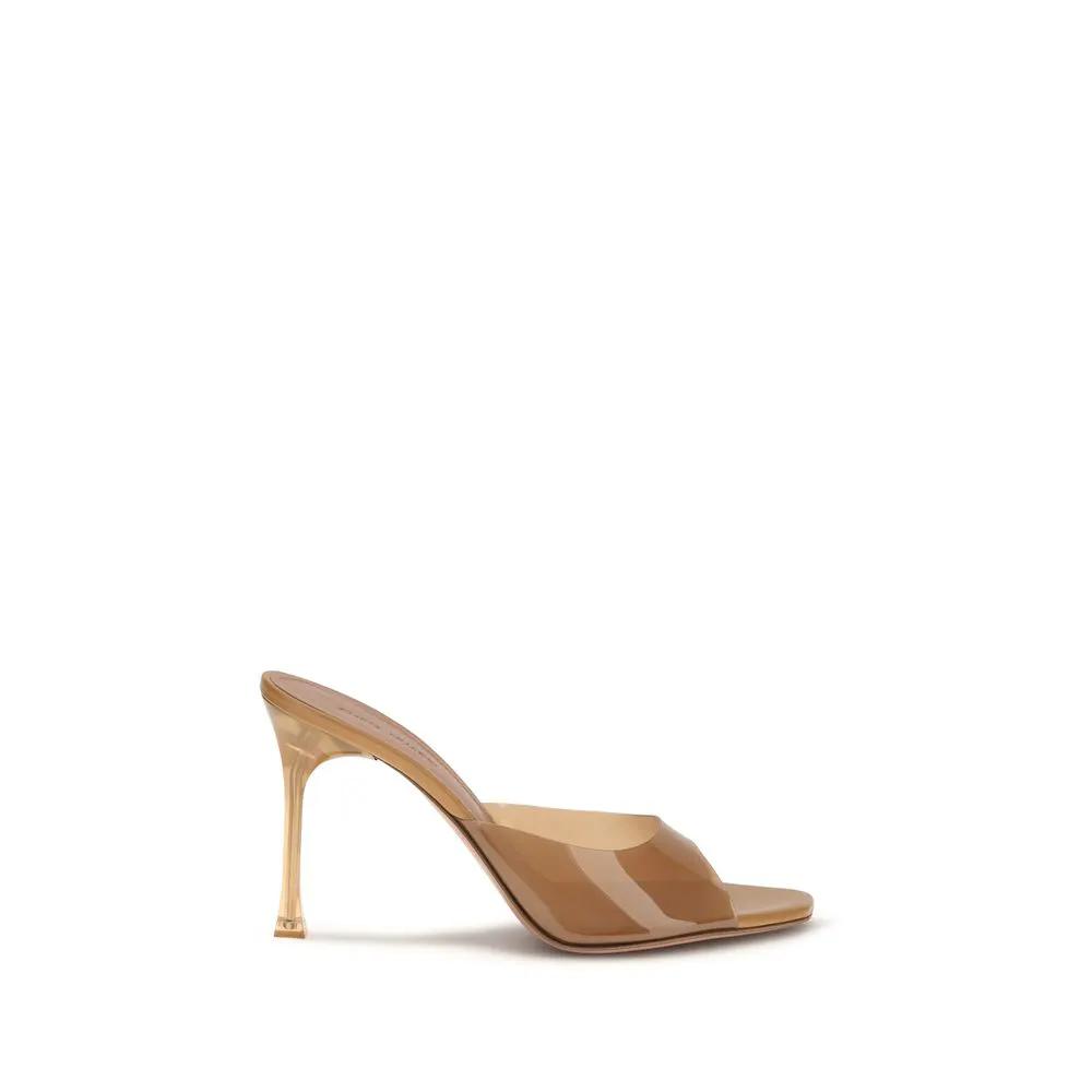 Sandales Amina Muaddi en PVC beige à talon aiguille