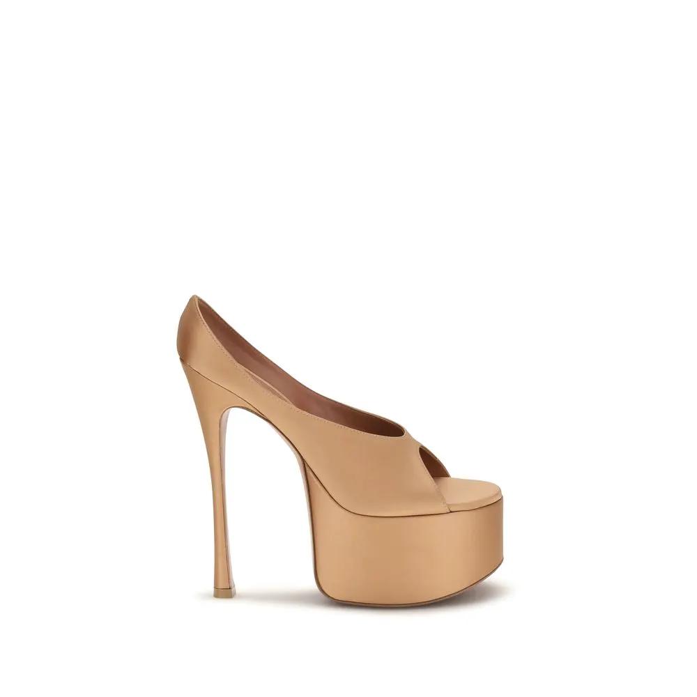 Escarpins à plateforme en soie beige Amina Muaddi