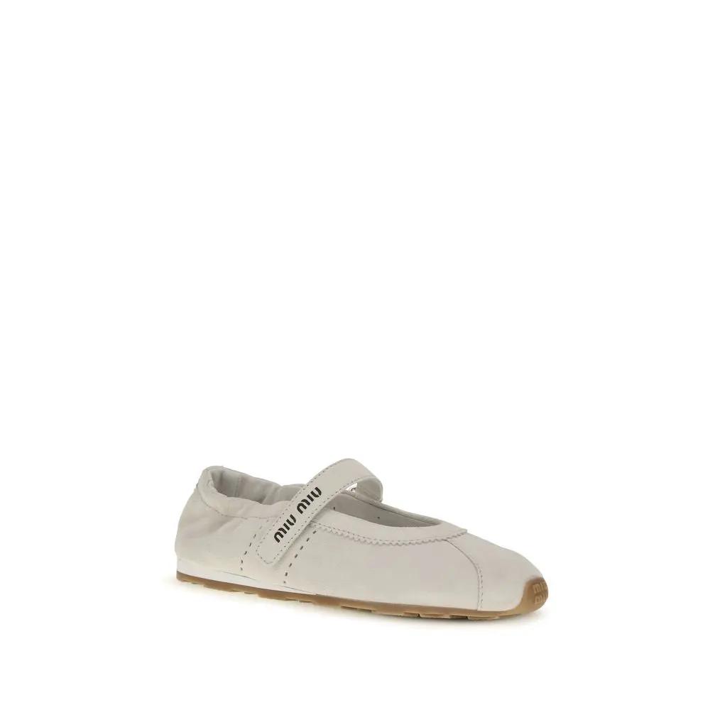 Miu Miu Ballerines en Cuir de Veau Blanc