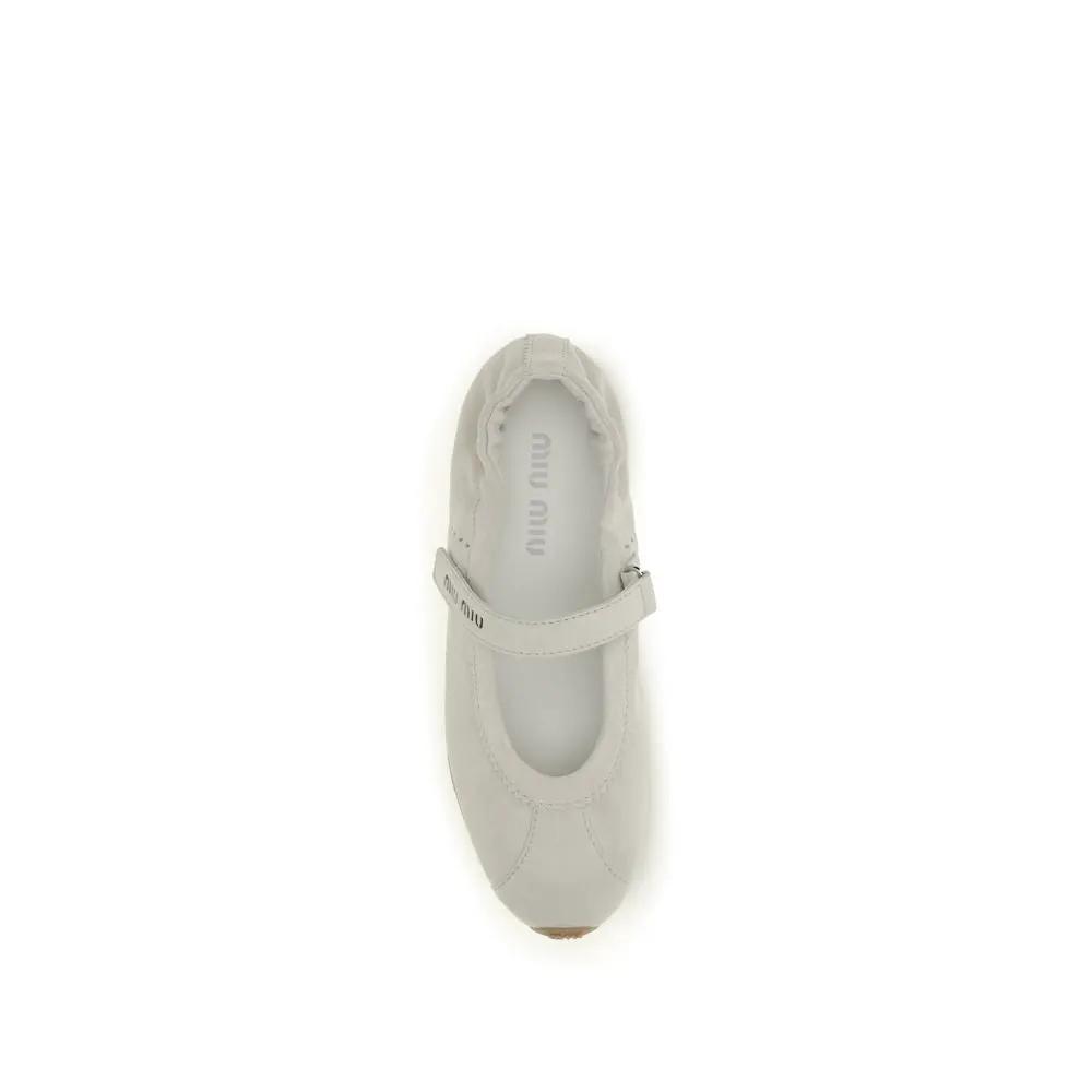 Miu Miu Ballerines en Cuir de Veau Blanc