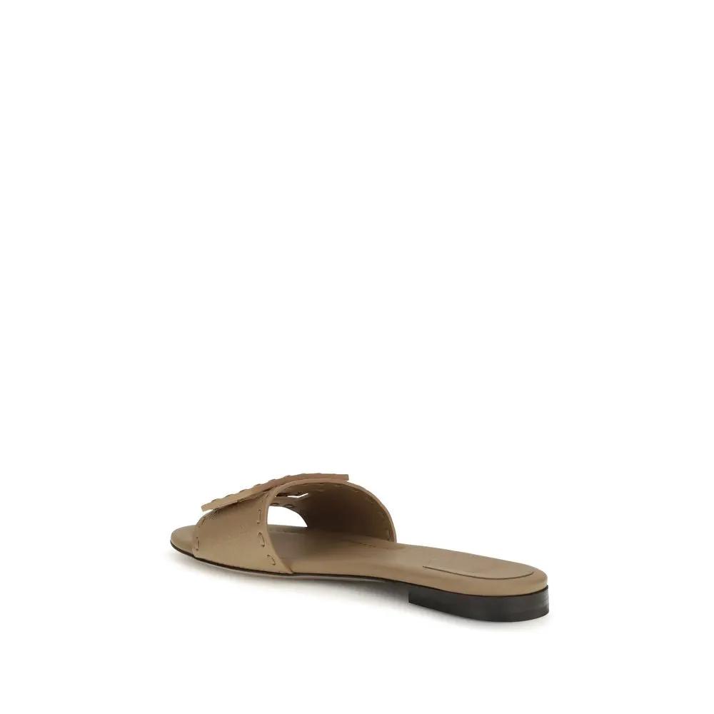 Sandales plates Fendi en cuir de veau couleur beige Bos Taurus