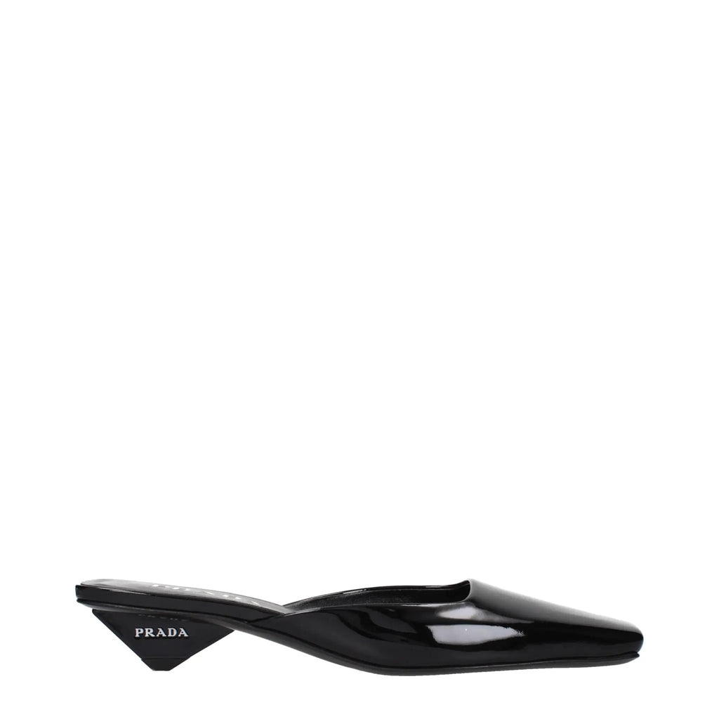 Sandales plates Prada en cuir noir