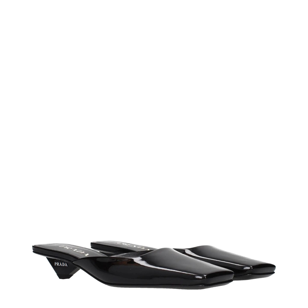 Sandales plates Prada en cuir noir