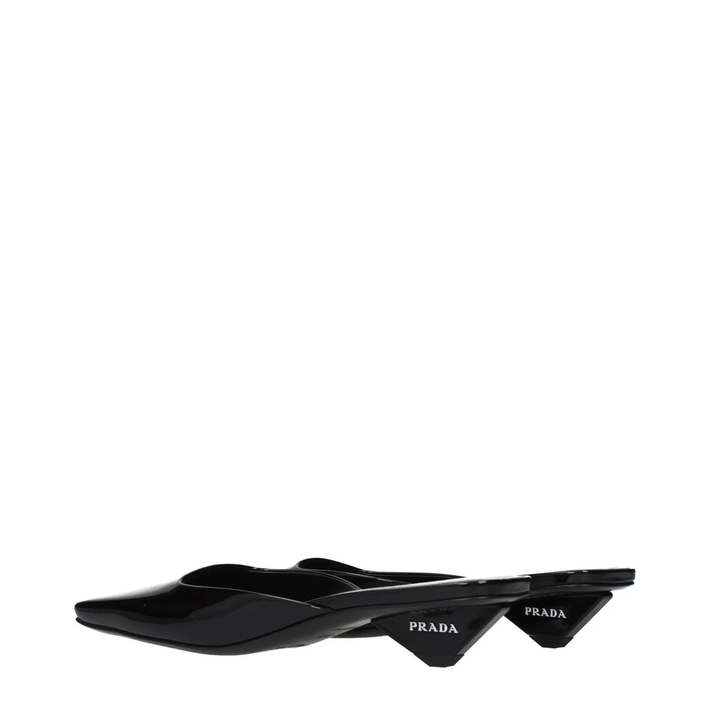 Sandales plates Prada en cuir noir