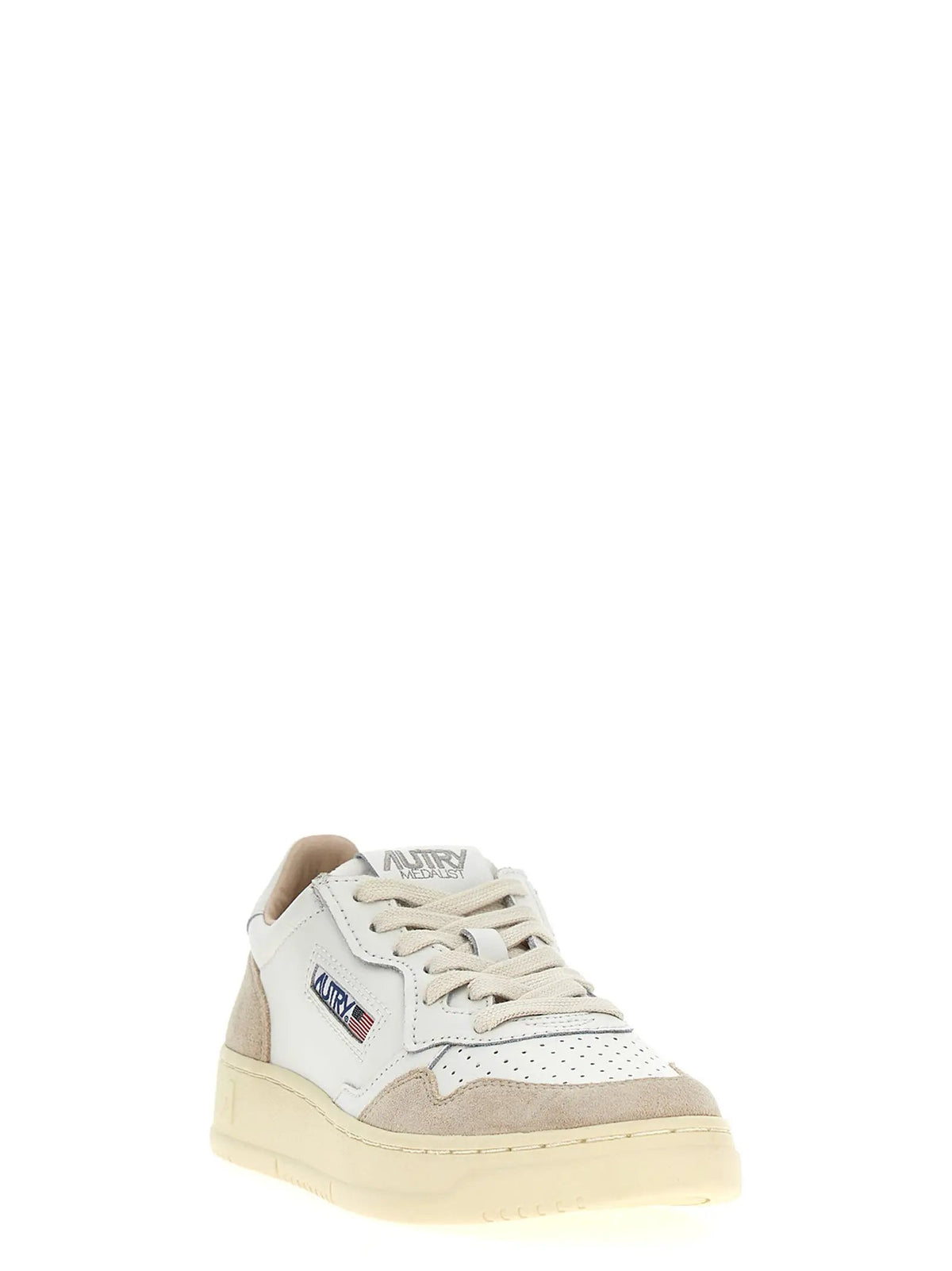 Baskets basses Autry en cuir de vachette beige
