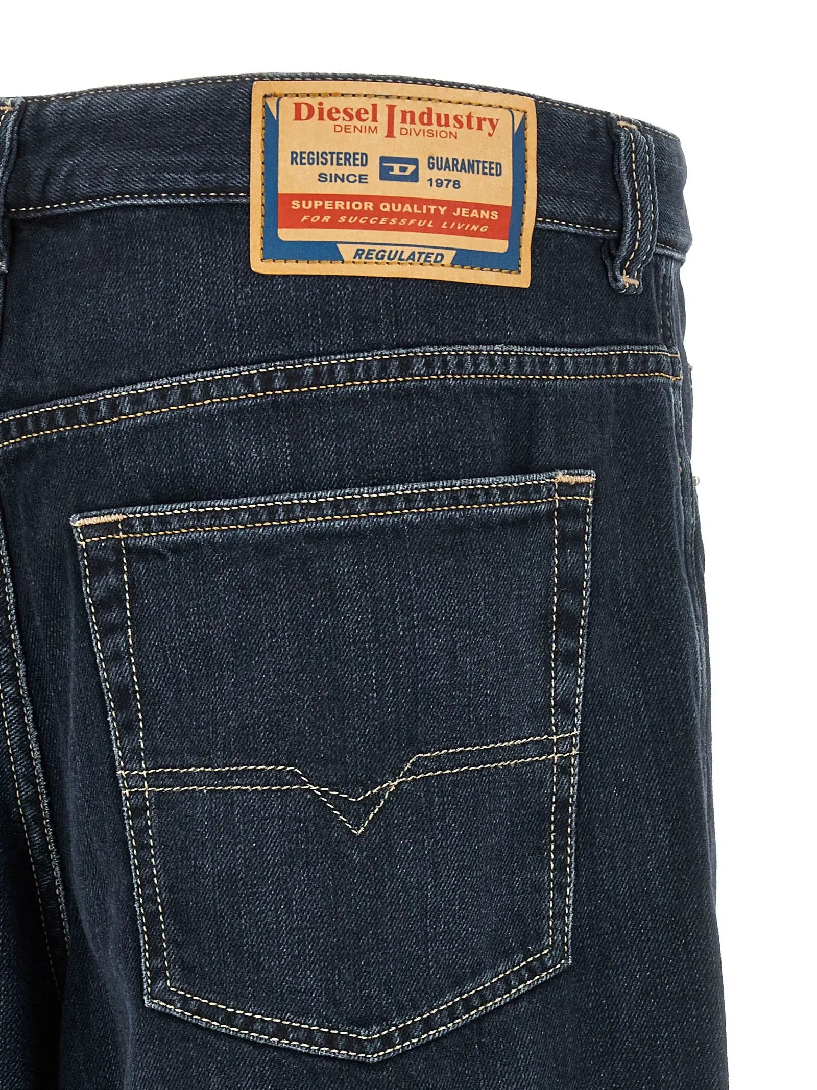 Jean Diesel bleu coton coupe décontractée