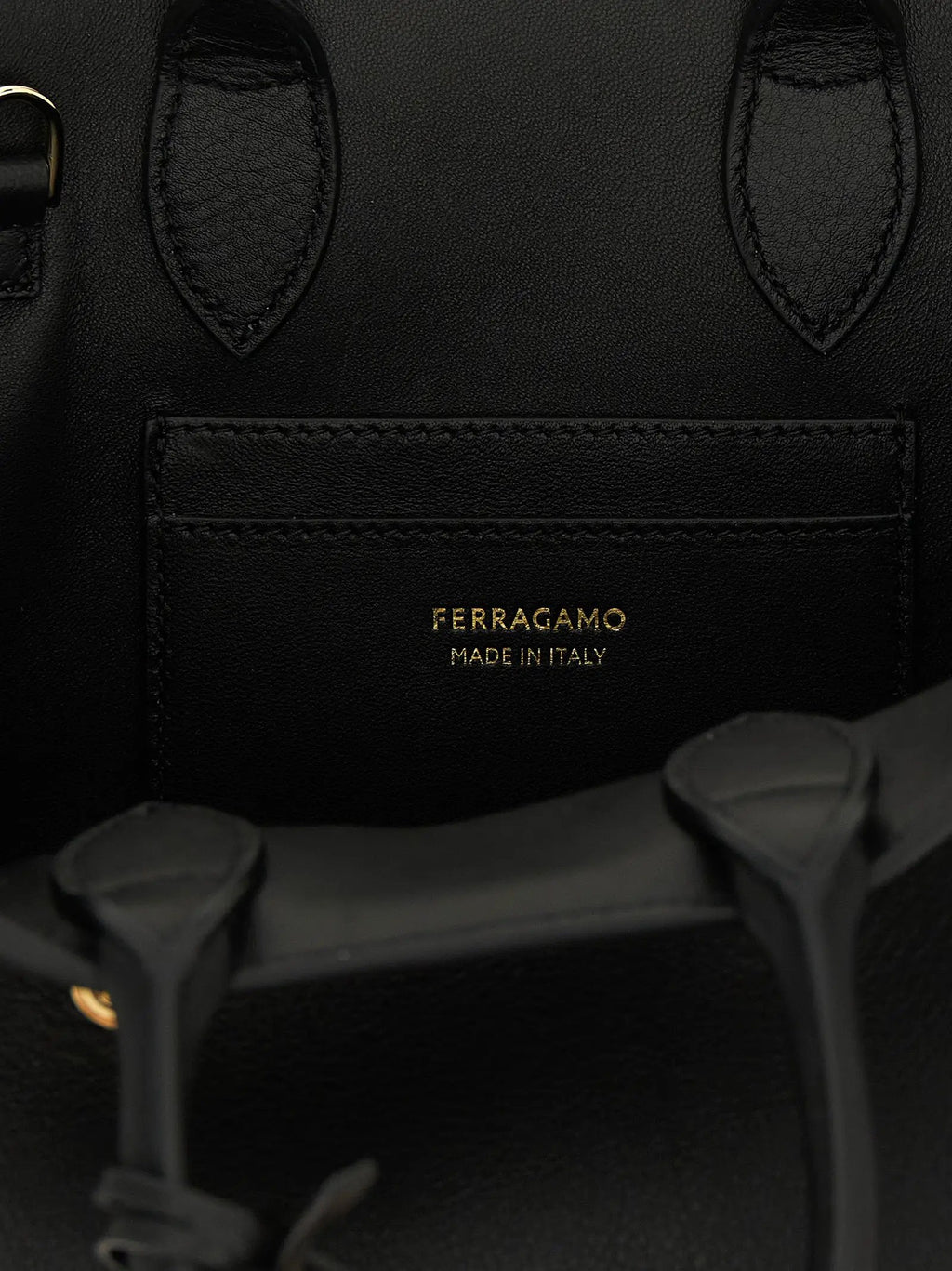 Sac à main Ferragamo en veau noir