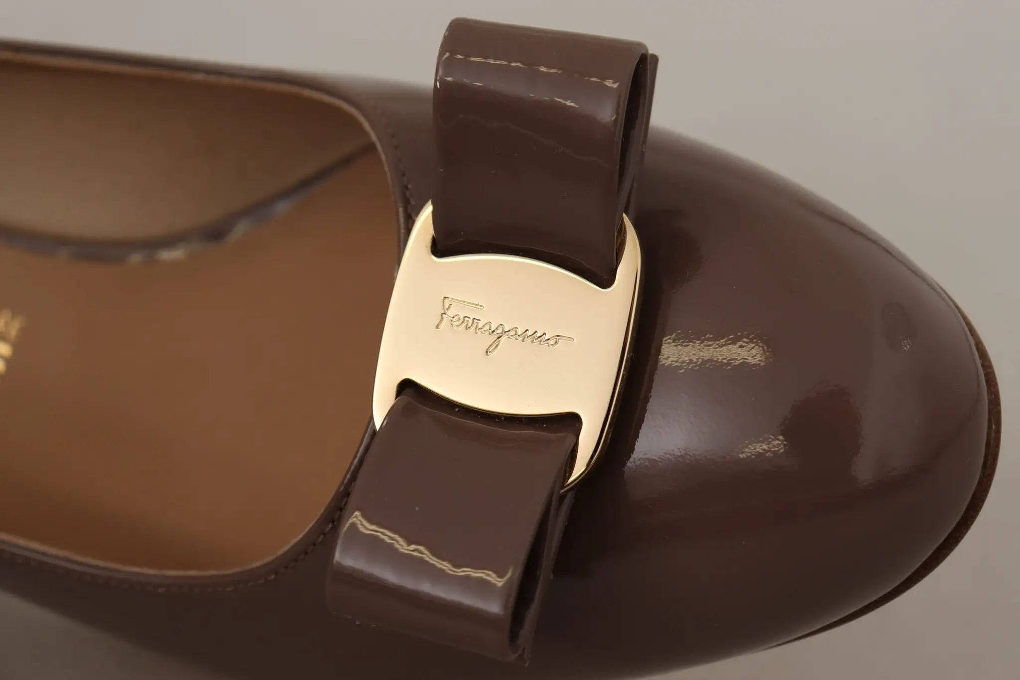 Escarpins Salvatore Ferragamo en cuir de veau Naplak marron