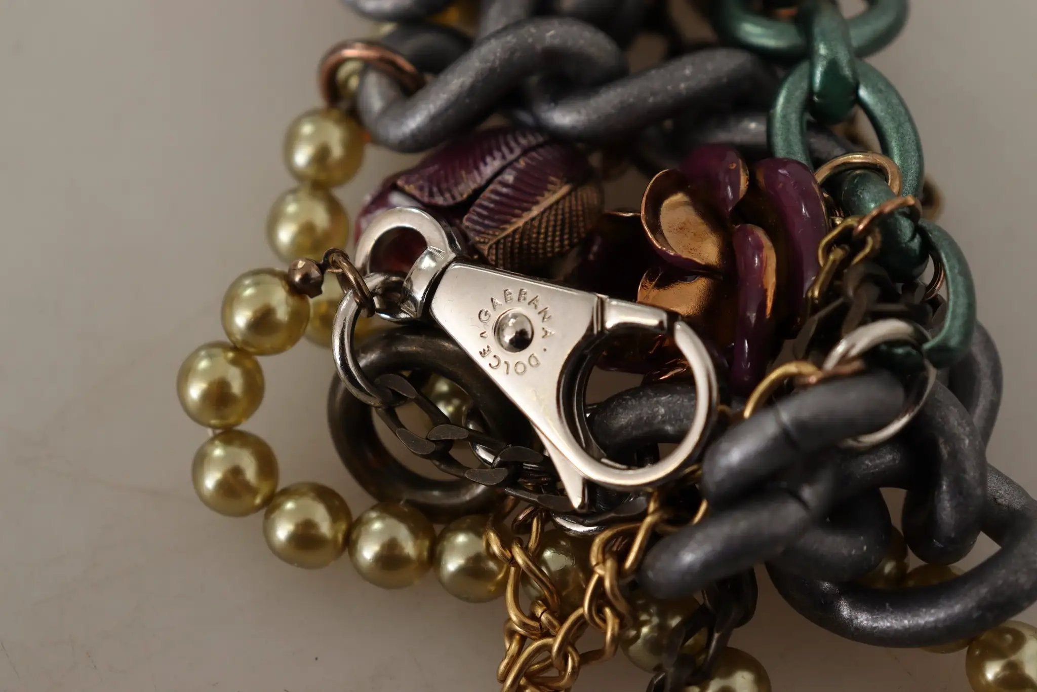 Collier Dolce &amp; Gabbana en laiton doré et cristal à motif floral de Sicile