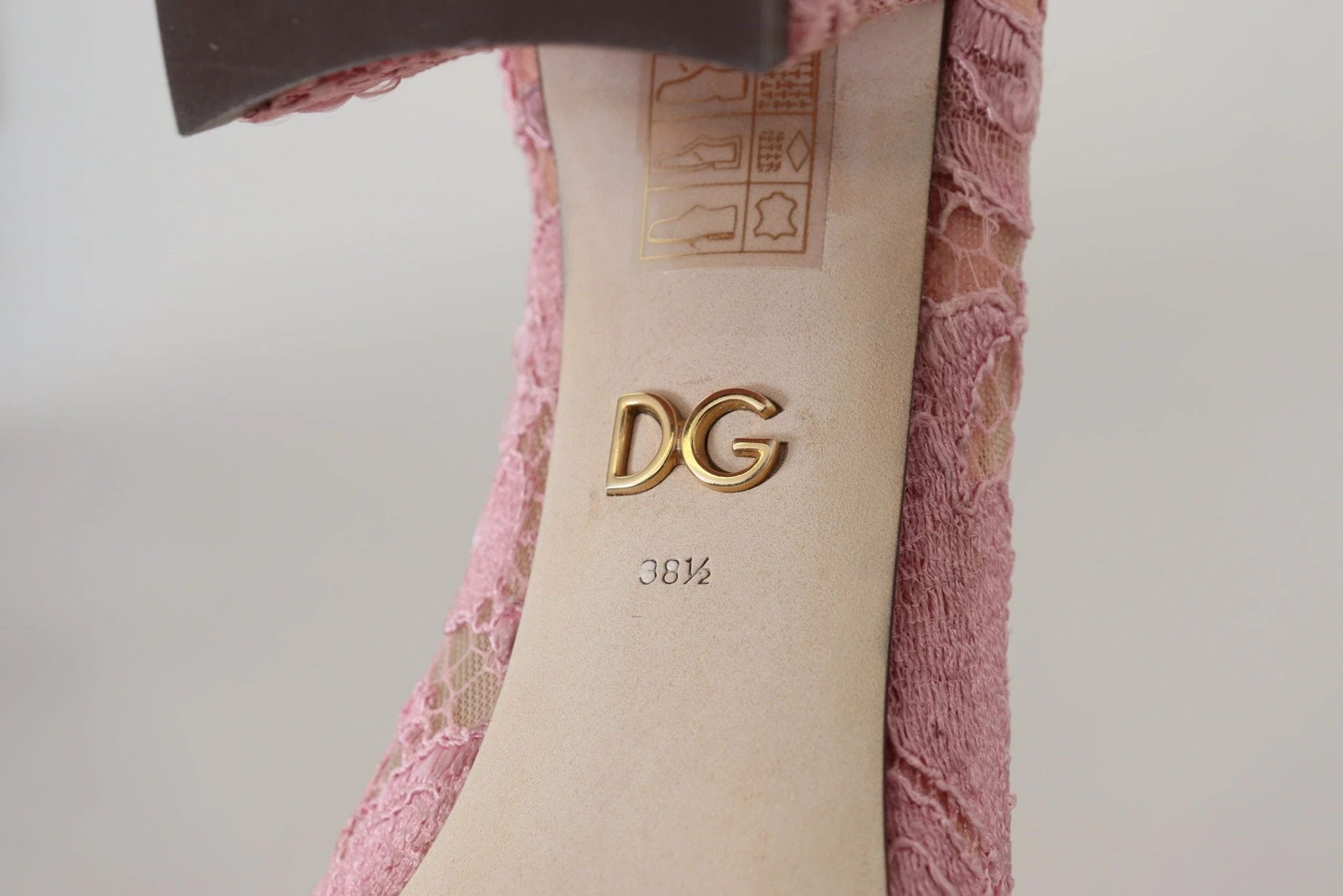 Dolce & Gabbana Pink Taormina Lace Crystal Pumps Pastel Shoes by Dolce & Gabbana