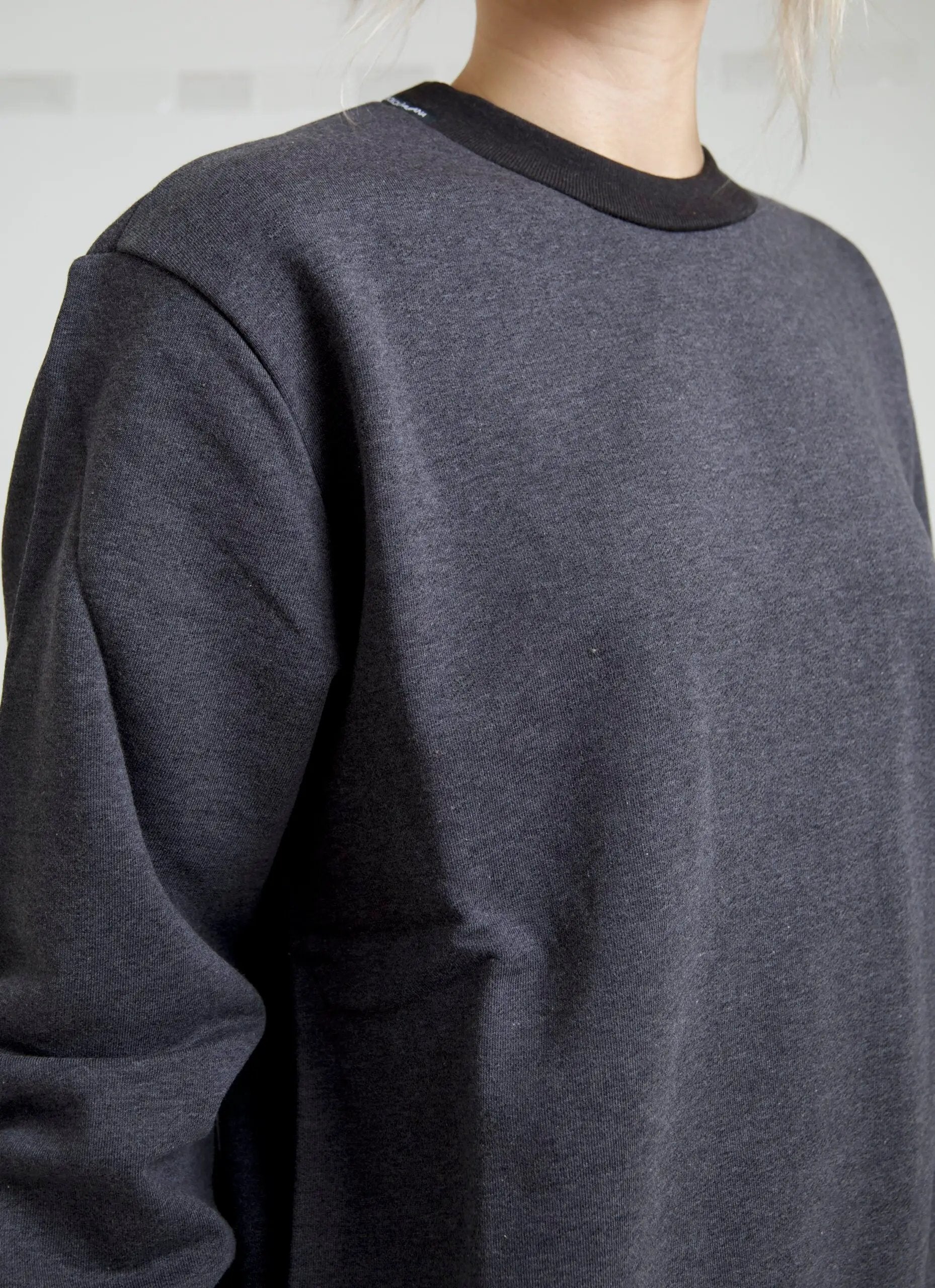 Pull Dolce &amp; Gabbana gris foncé en coton à col rond