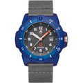 Montre de sport Luminox en nylon gris