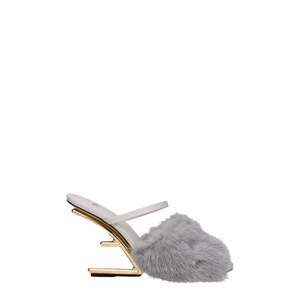 Pantoufles Fendi en vison gris