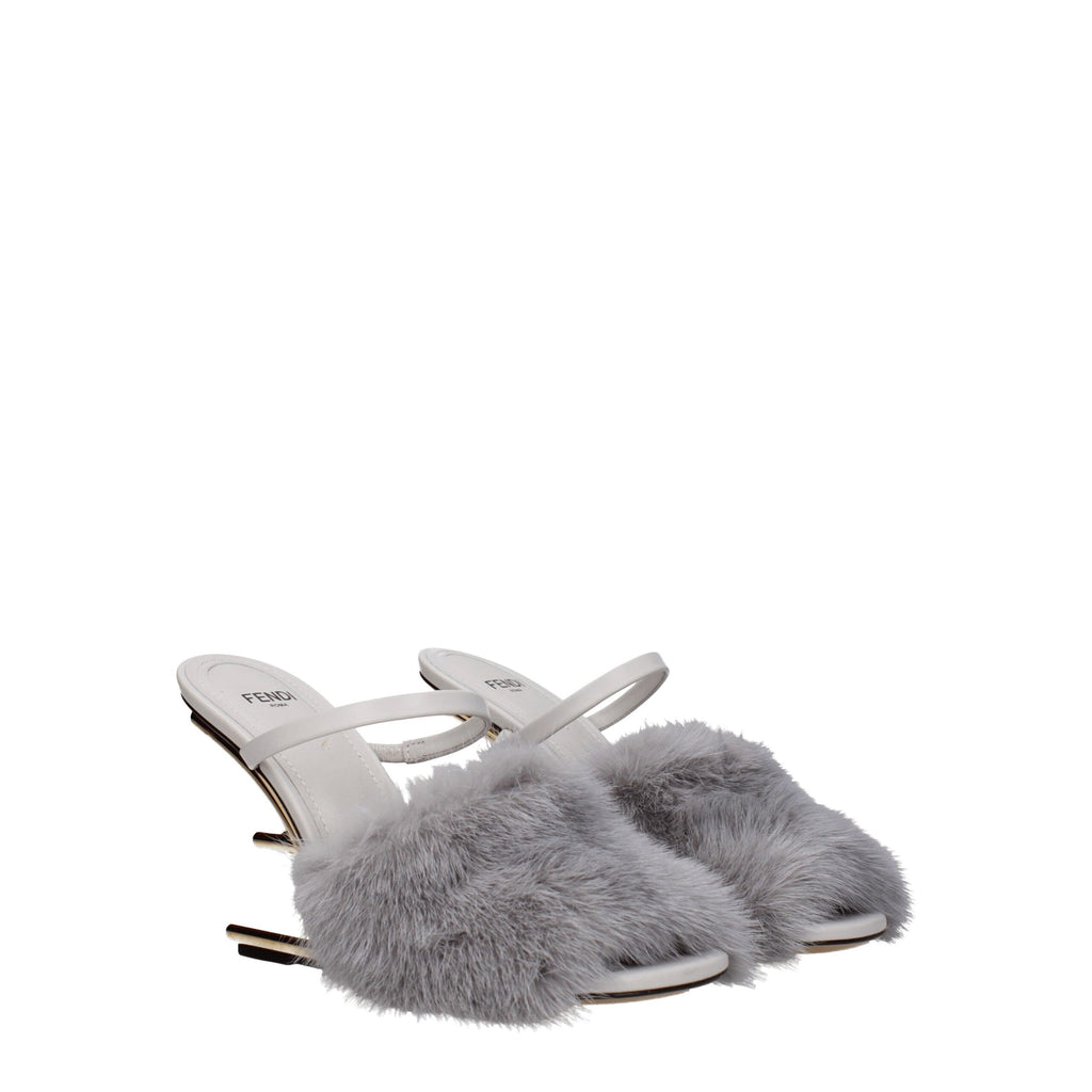 Pantoufles Fendi en vison gris