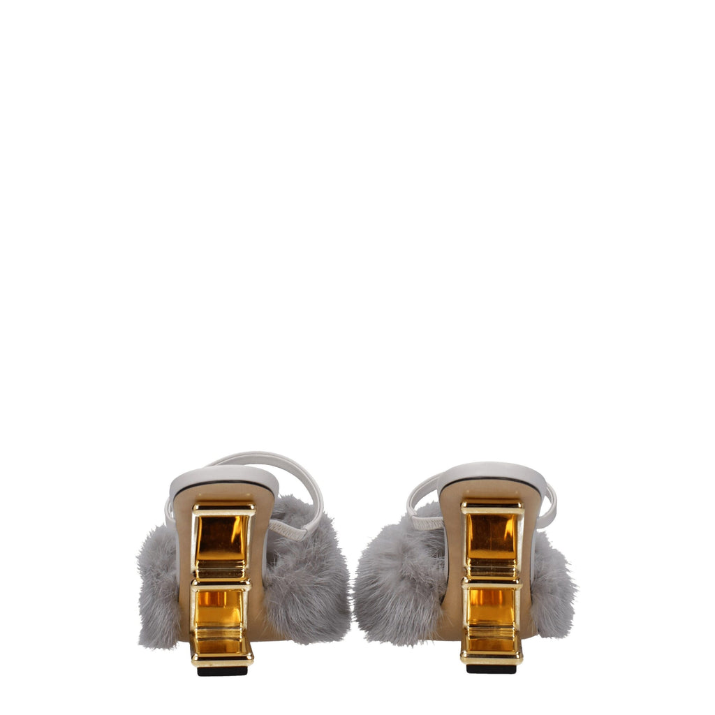 Pantoufles Fendi en vison gris