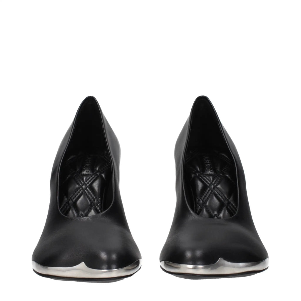 Escarpins Burberry en cuir noir à talons hauts