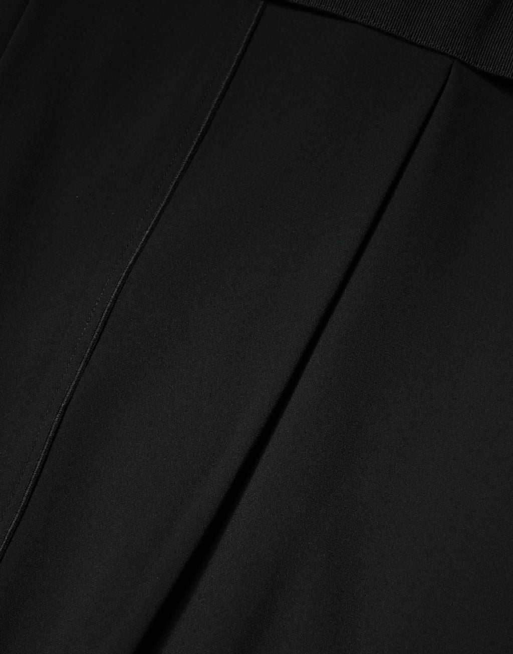 Robe fourreau noire sans manches Dolce &amp; Gabbana arrivant au genou
