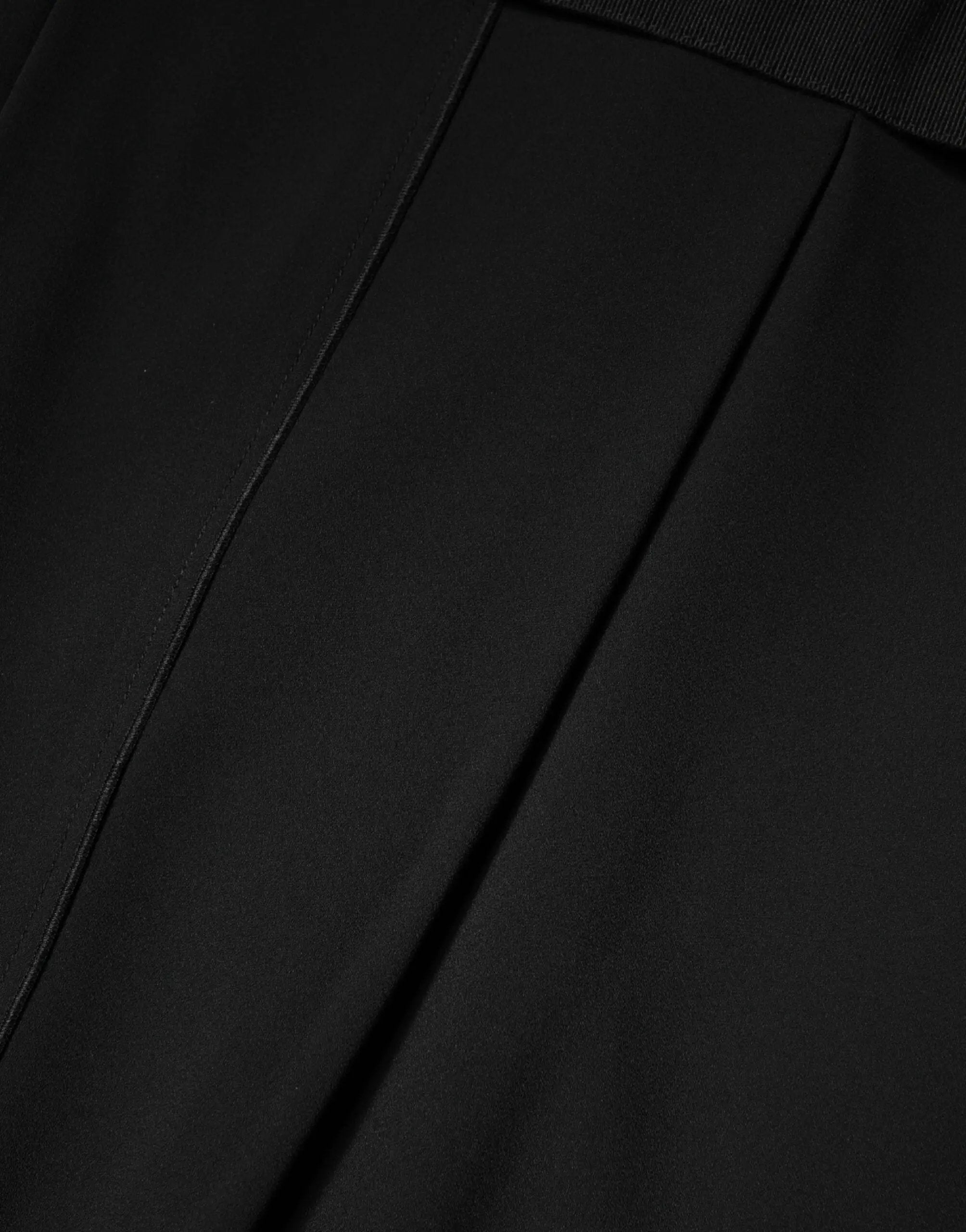 Robe fourreau noire sans manches Dolce &amp; Gabbana arrivant au genou